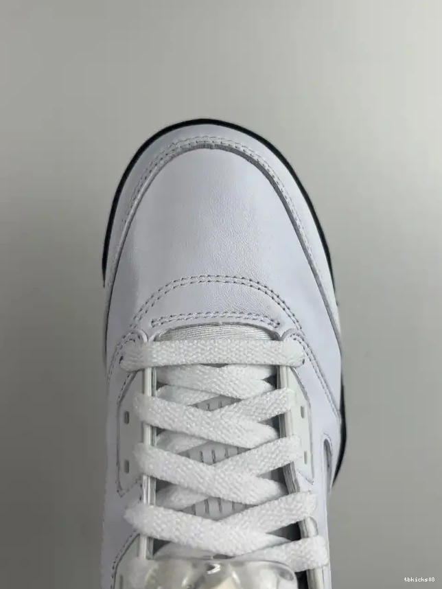 Rep TBkick JORDAN 'WHITE RETRO BLACK' DD0587-110 5 AIR 0420